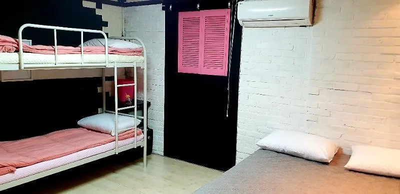 Oppa Hostel Seoul